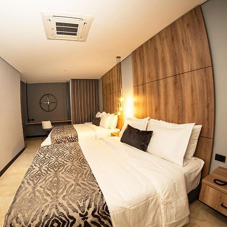 Cavalta By Bernalo Hotels Medellín Exterior foto A room at the hotel