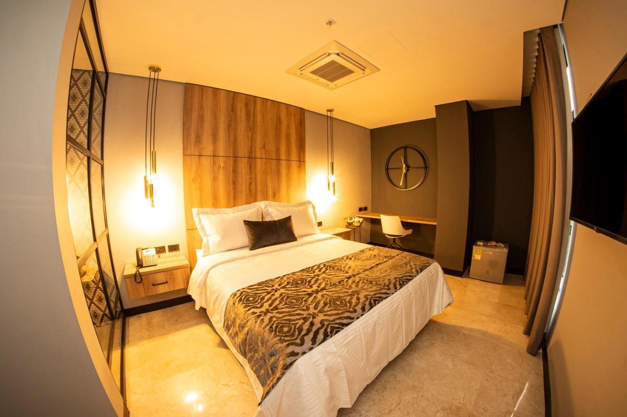 Cavalta By Bernalo Hotels Medellín Exterior foto A room at the hotel