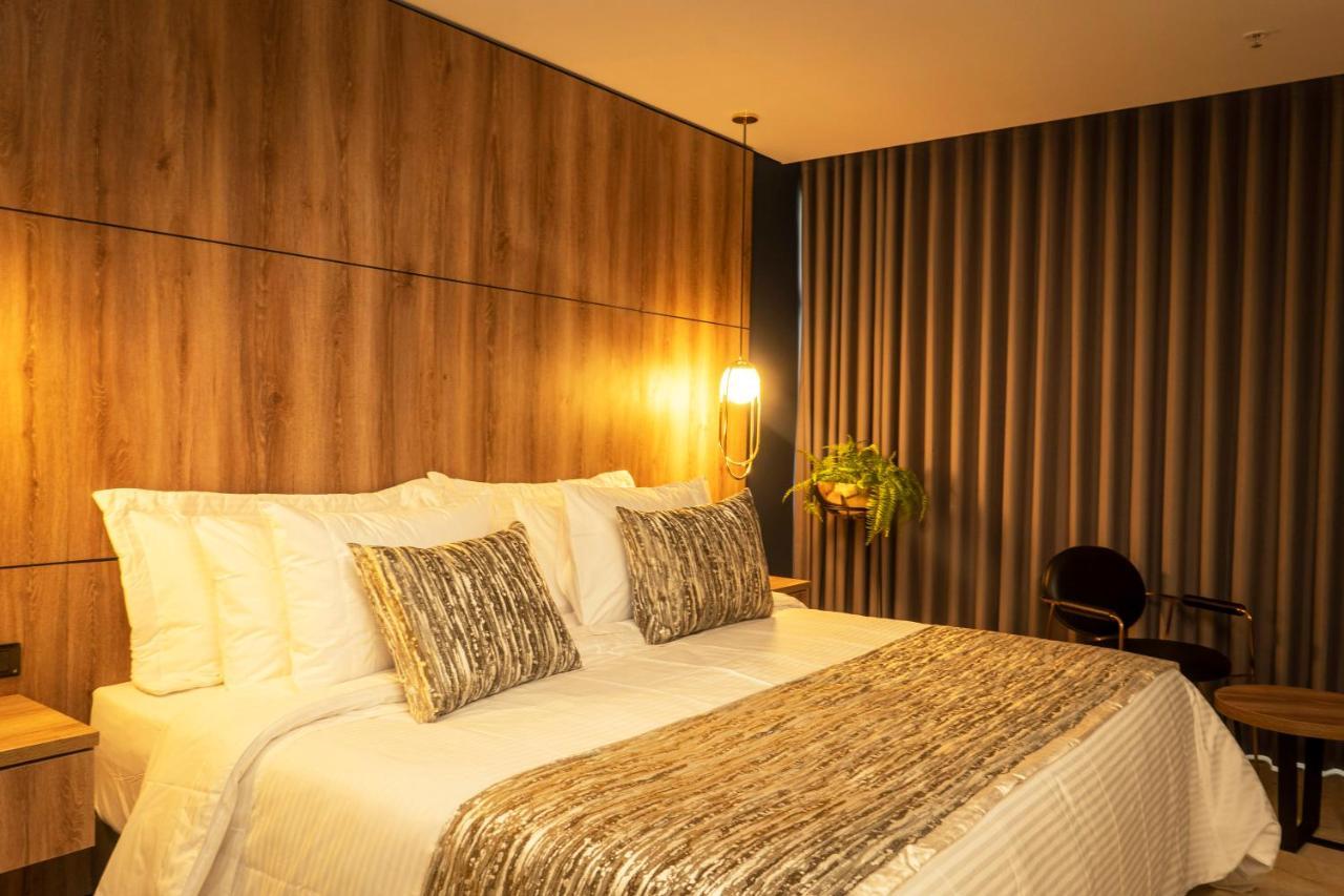Cavalta By Bernalo Hotels Medellín Exterior foto A bedroom at the hotel