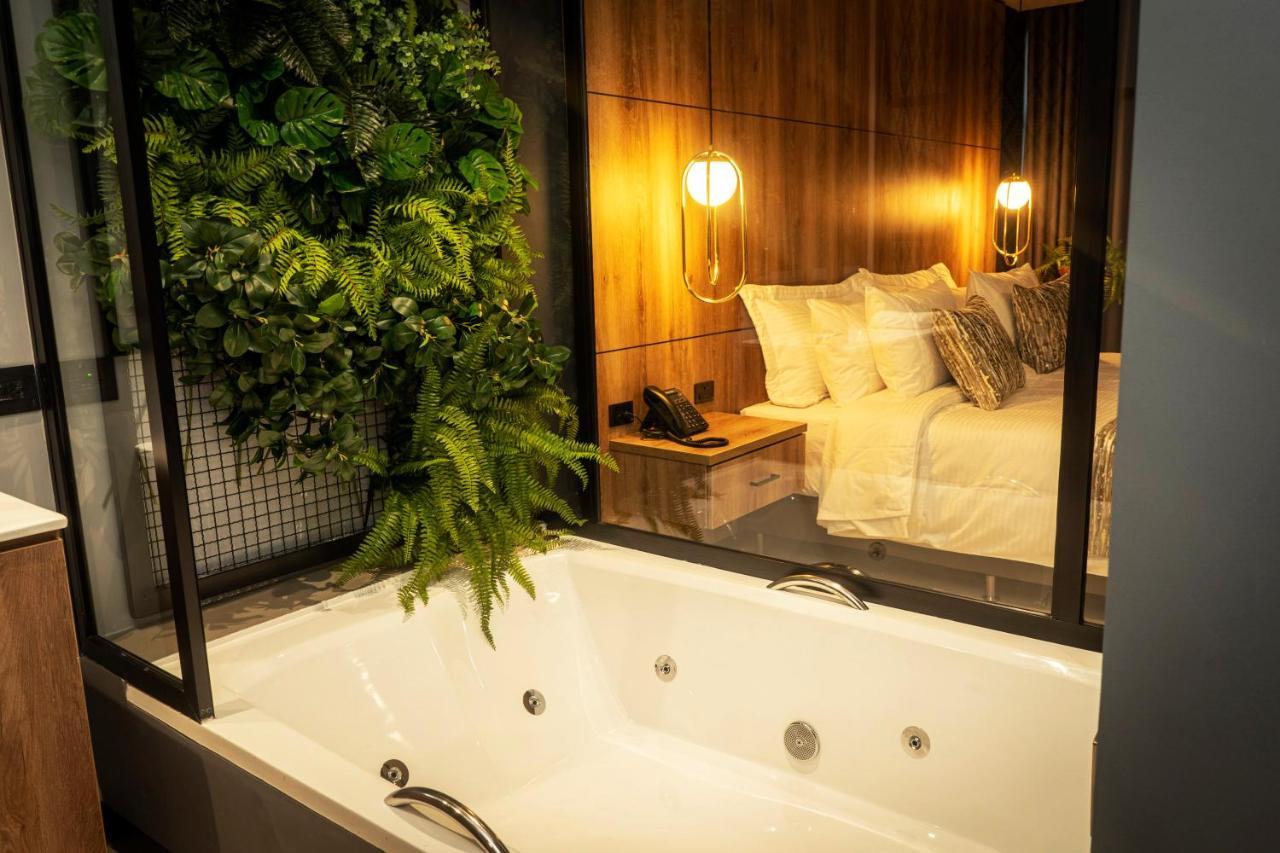 Cavalta By Bernalo Hotels Medellín Exterior foto A bathtub in a hotel room