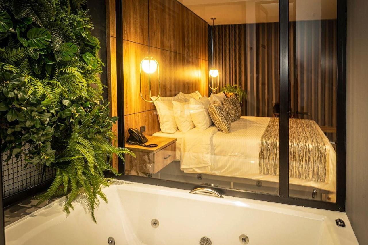 Cavalta By Bernalo Hotels Medellín Exterior foto A room at the hotel