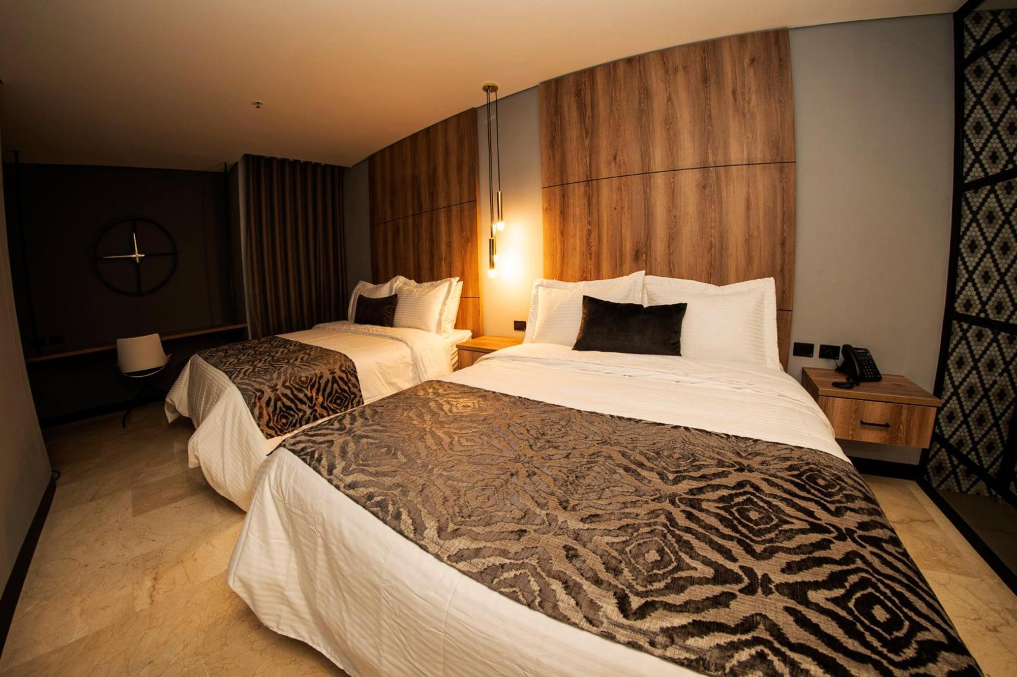 Cavalta By Bernalo Hotels Medellín Exterior foto A room at the hotel