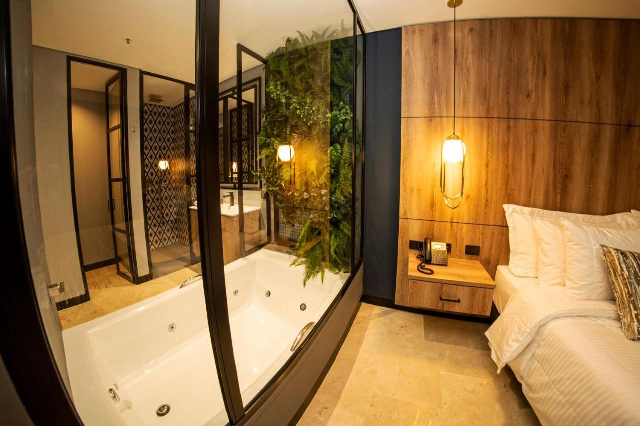 Cavalta By Bernalo Hotels Medellín Exterior foto A room at the hotel