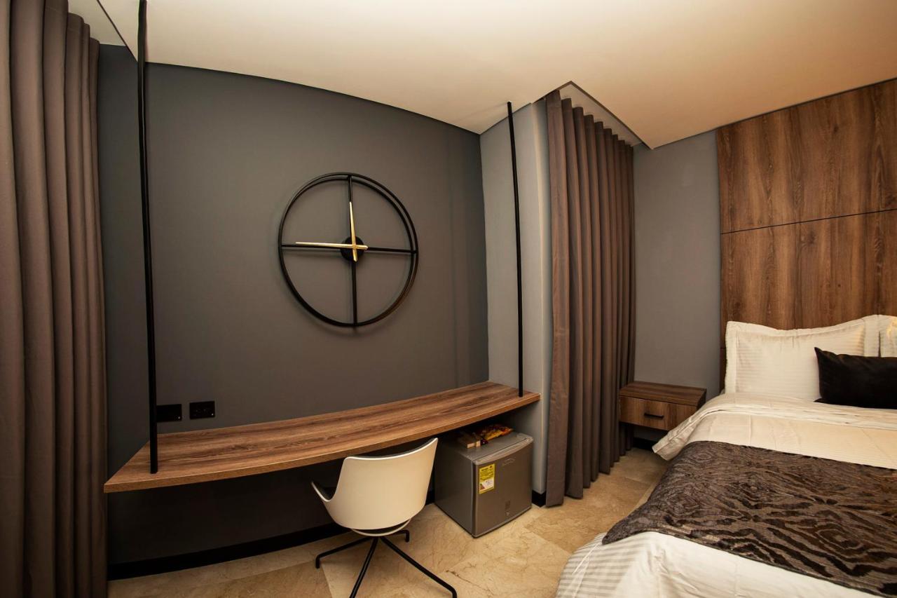 Cavalta By Bernalo Hotels Medellín Exterior foto A room at the hotel