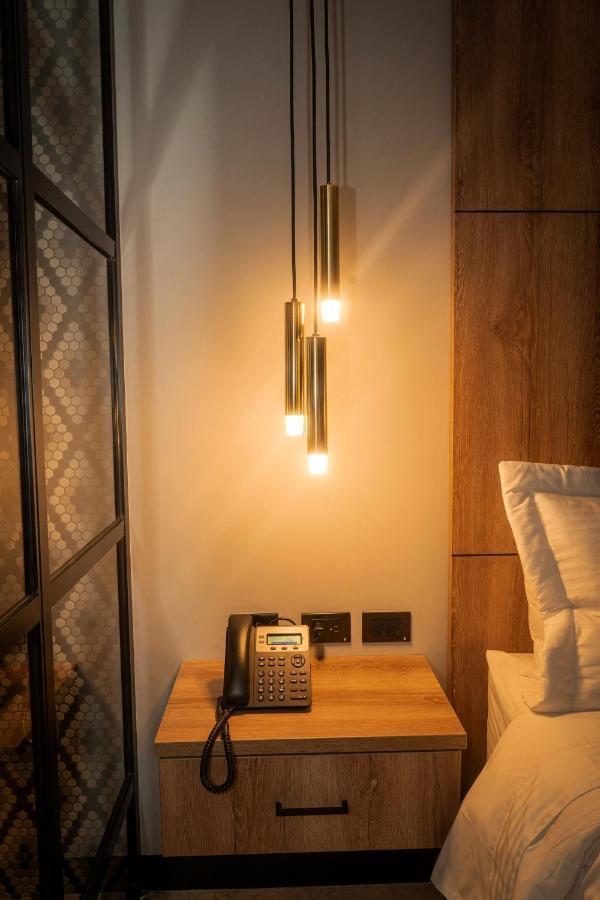 Cavalta By Bernalo Hotels Medellín Exterior foto A pendant light