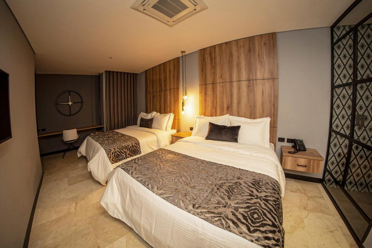 Cavalta By Bernalo Hotels Medellín Exterior foto A room at the hotel